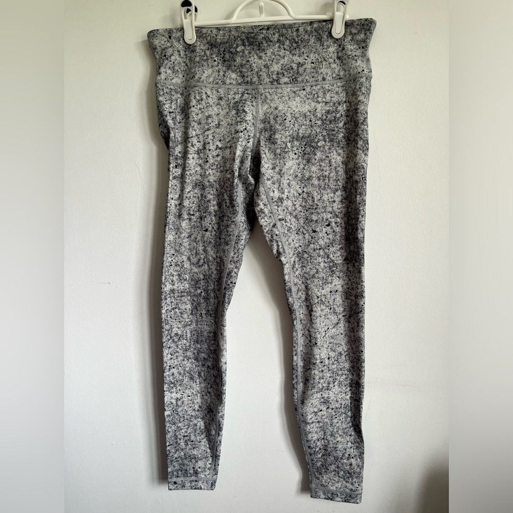 Lululemon Wunder Under Tight Luxtreme 28" -
Antiqued Alpine White Multi - US 10